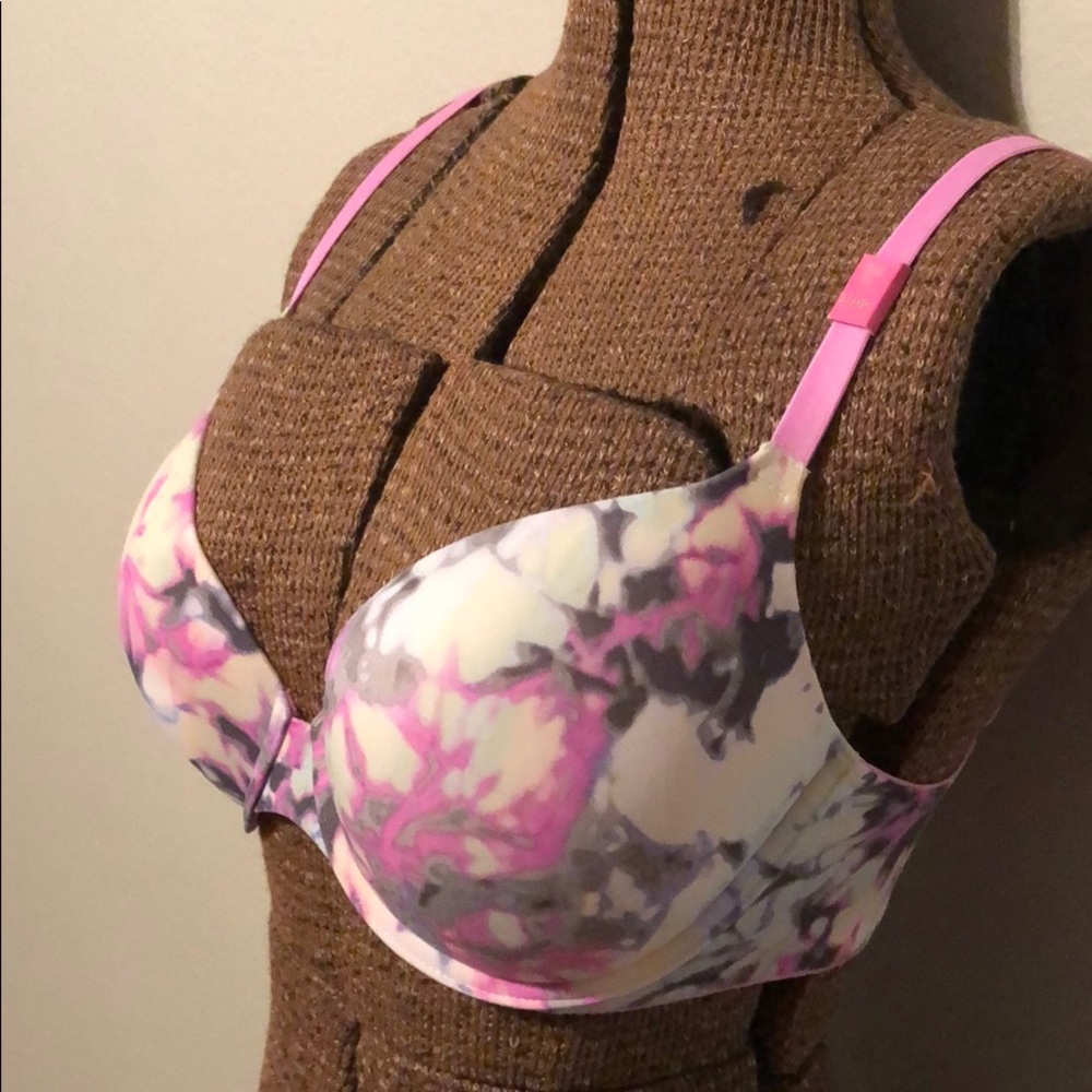 VS Pink Wear Everywhere Push-up 32DD NWT